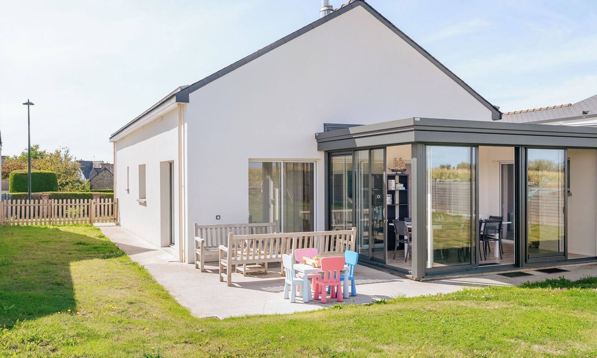 Beaussais-sur-Mer House | Bol d'Air by Interhome