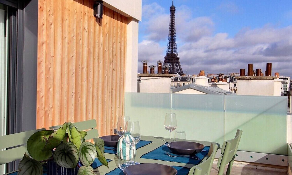 Grenelle Apartment | Bright 2BD 2BTH with terrace near the Eiffel Tower, AC, elevator, insurance incl