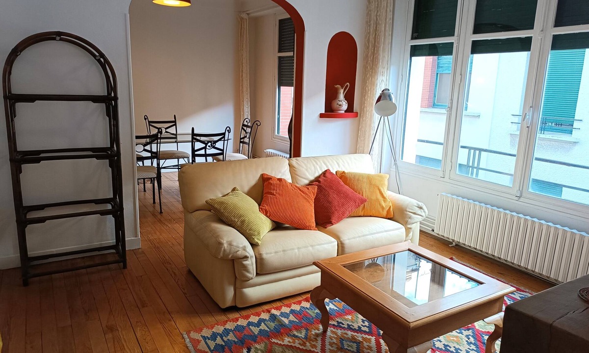 Centre Ville Apartment | Bright 3BR Apartment in Pau Hyper-Centre