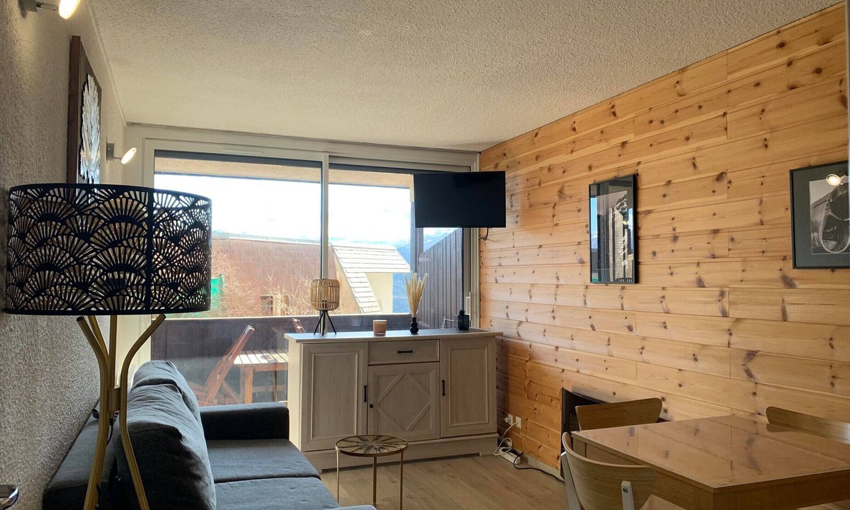 Pra Loup Apartment | Bright studio, mountain view - 4 guests