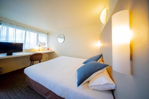 Boulazac-Isle-Manoire Hotel | Brit hôtel confort Ampaline Périgueux est