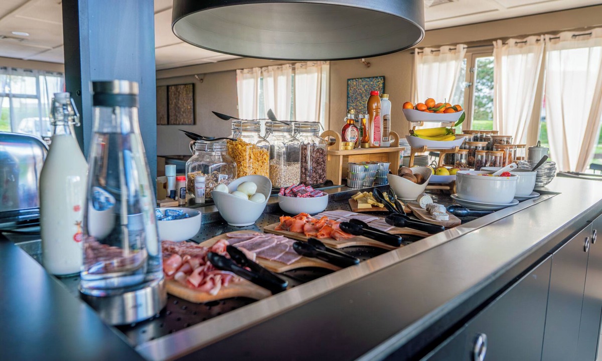 Boulazac-Isle-Manoire Hotel | Brit Hotel Confort Ampaline Périgueux Est