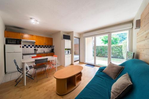 Bagneres-de-Luchon Apartment | Bruneau & Sommet - Avec piscine partagée
