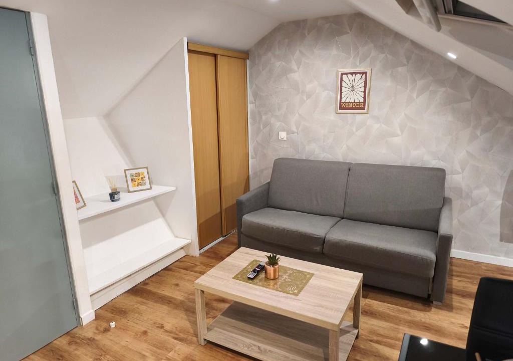 Charleville-Mezieres Apartment | Budget apart with parking