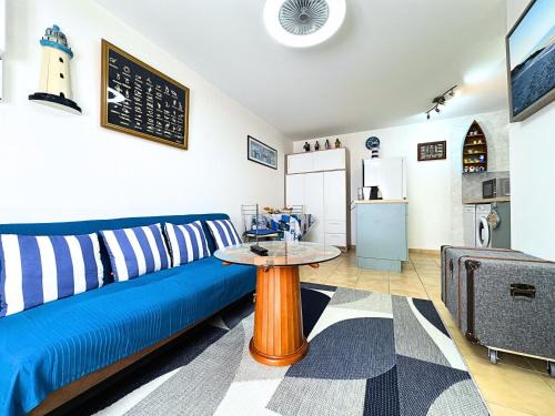 Sens Apartment | Côté Mer - Appartement Chaleureux & Cosy - Déco Bord de Mer - Centre-Ville Rue Commerçante - Smart TV Netflix & WiFi Fibre - Cuisine Équipée & Nespresso - Check-in Autonome - Parking Facile à Proximité - Confort & Sérénité