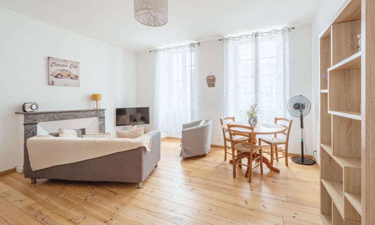 Centre Ville Apartment | Cœur de Pau - Parking included - Le Douillet