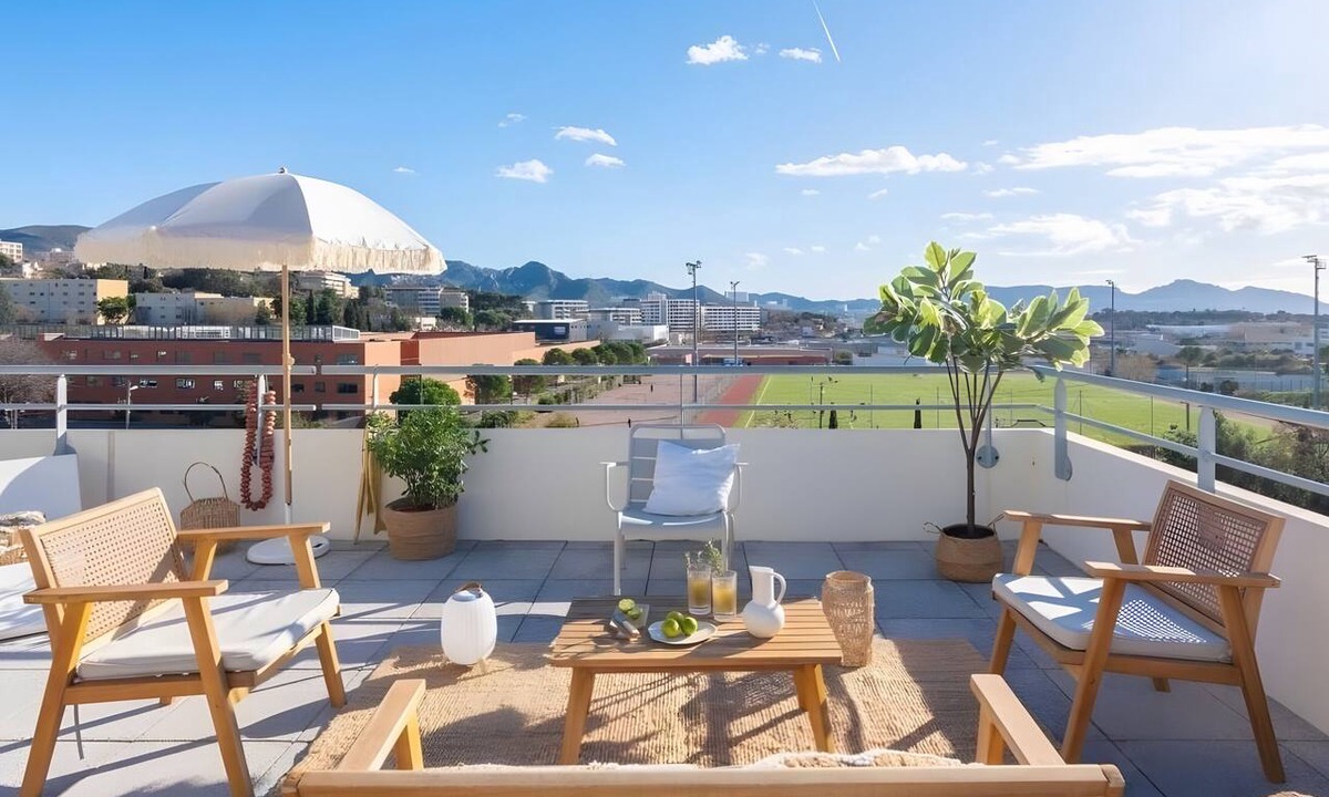 La Fourragere Apartment | Calm 3-Bedroom Apartment with Rooftop Terrace and Shared Patio