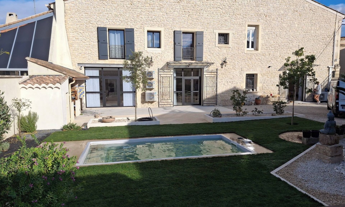 Saint-Gilles House | Camargue: romantic getaway - private Jacuzzi