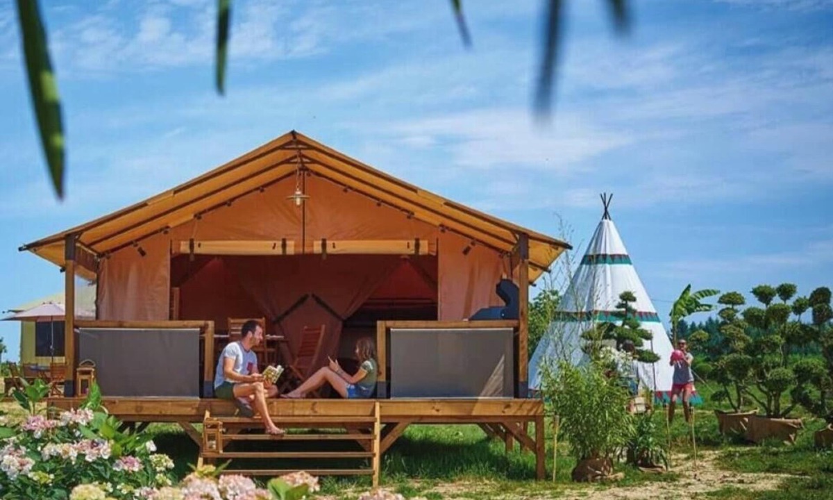 Celles-sur-Plaine House | Camping 4 étoiles - Piscine - ccbg00g