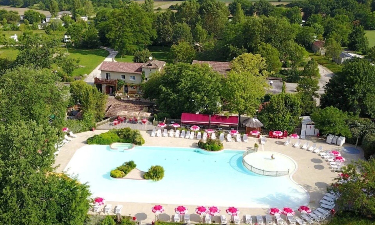 La Romieu House | Camping 4 étoiles - Parc aquatique - ccbfhdh