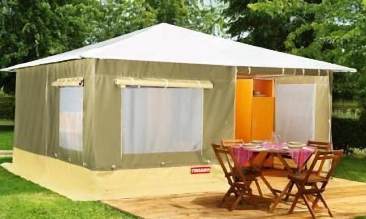 Loudeac House | Camping Aquarev *** - Bungalodge 3 rooms 4 persons Without Bathroom