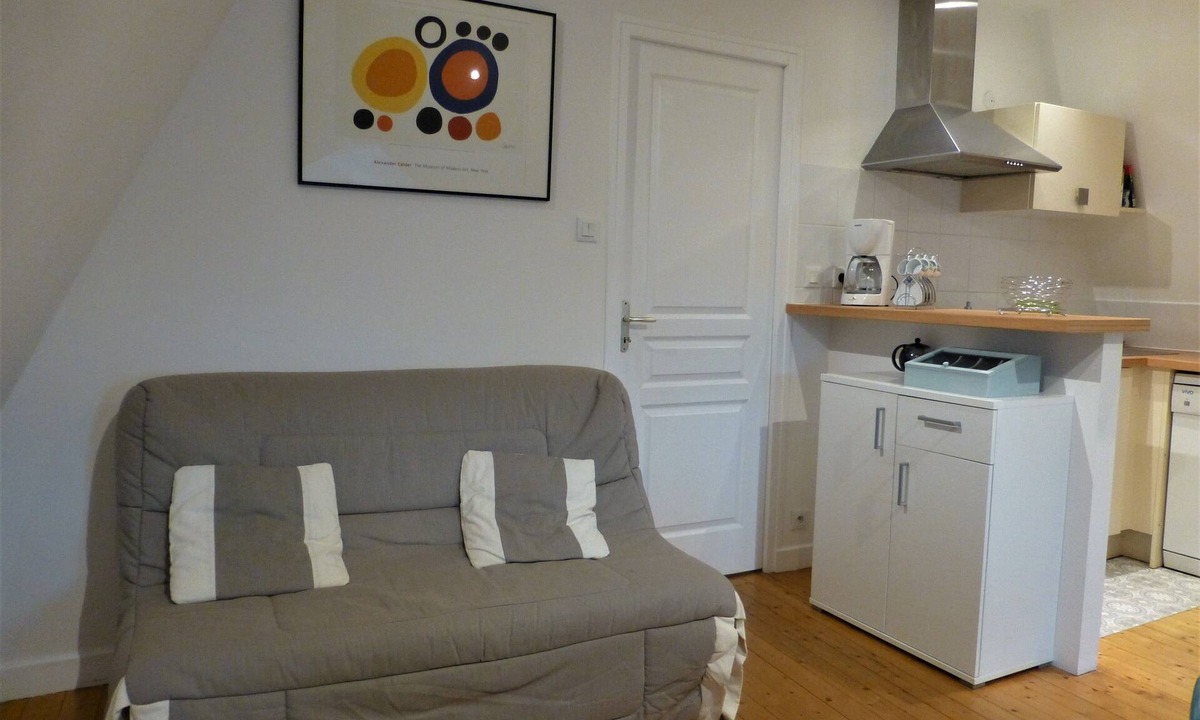 Cancale Apartment | CANCALE appt 2 pers port à 100 m, very cosy - 2nd and last floor