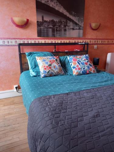 Tarbes Apartment | Cap Sud - 53m2- VUE PYRENEES- HYPERCENTRE-WIFI FIBRE -Nouvelle literie