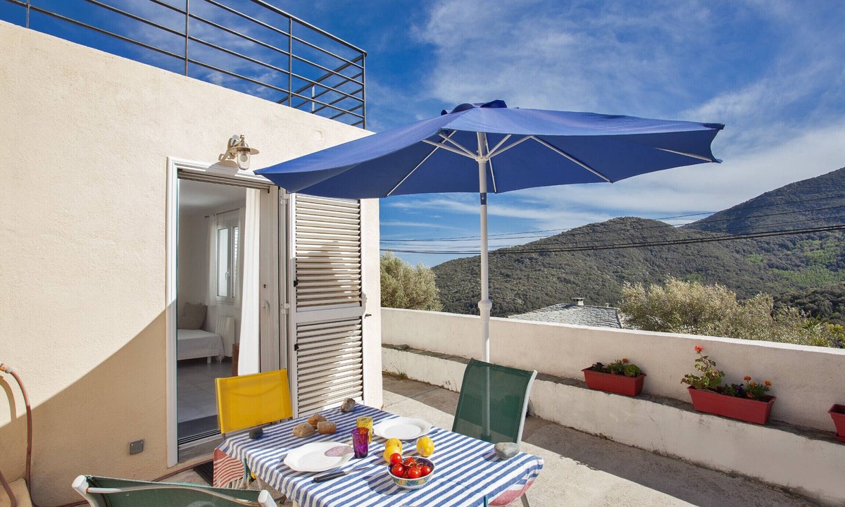 Figarella Apartment | Casa Les Oliviers charming apartment with terrace