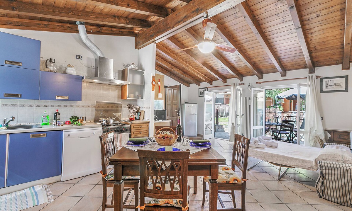 Dormelletto Apartment | Casa Rolè, Lake Maggiore Patio House w/BBQ, Dormelleto, Italy