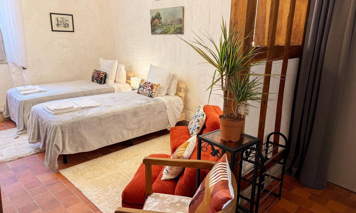 Blois Apartment | Central studio, pets welcome - 2 guests