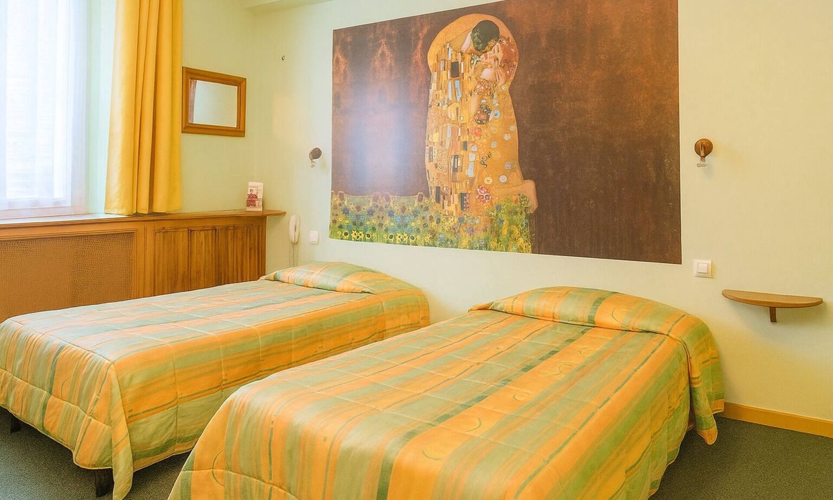 Digne-les-Bains Hotel | Central Twin Room | Walk to Local Brasseries | 1.8mi to Lake Ferréols