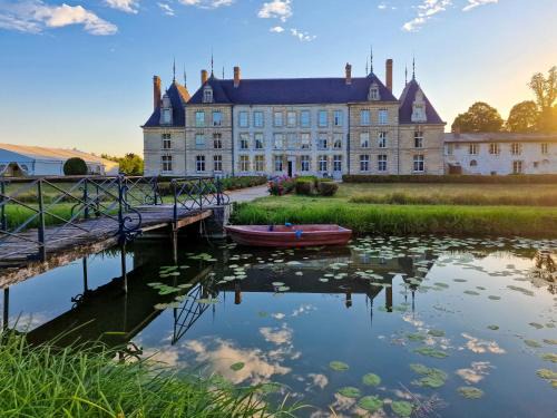 Vitry-la-Ville Bed & Breakfast | Château de Vitry-la-Ville