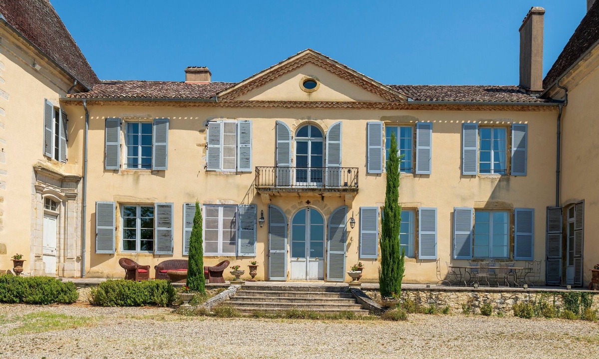 Betous House | Château 'En Armagnac': Mountain View, Private Pool, Wi-Fi