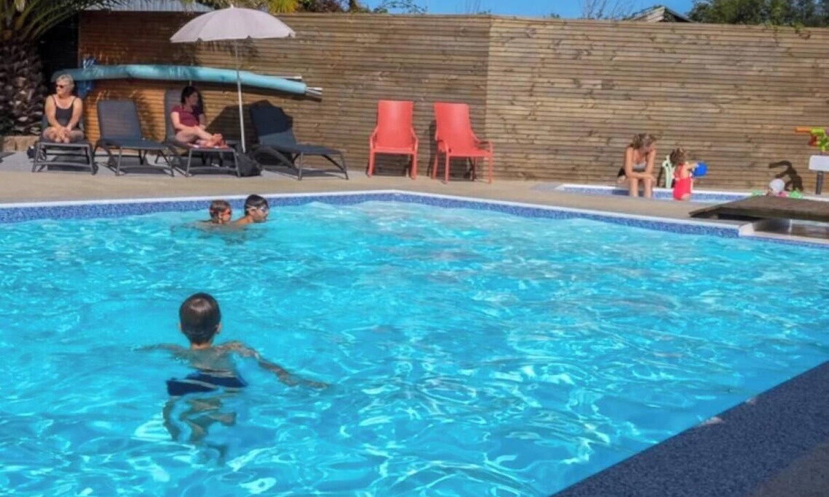 Perros-Guirec Ski Chalet | Chalet 3 étoiles - Piscine - ccbgbgc
