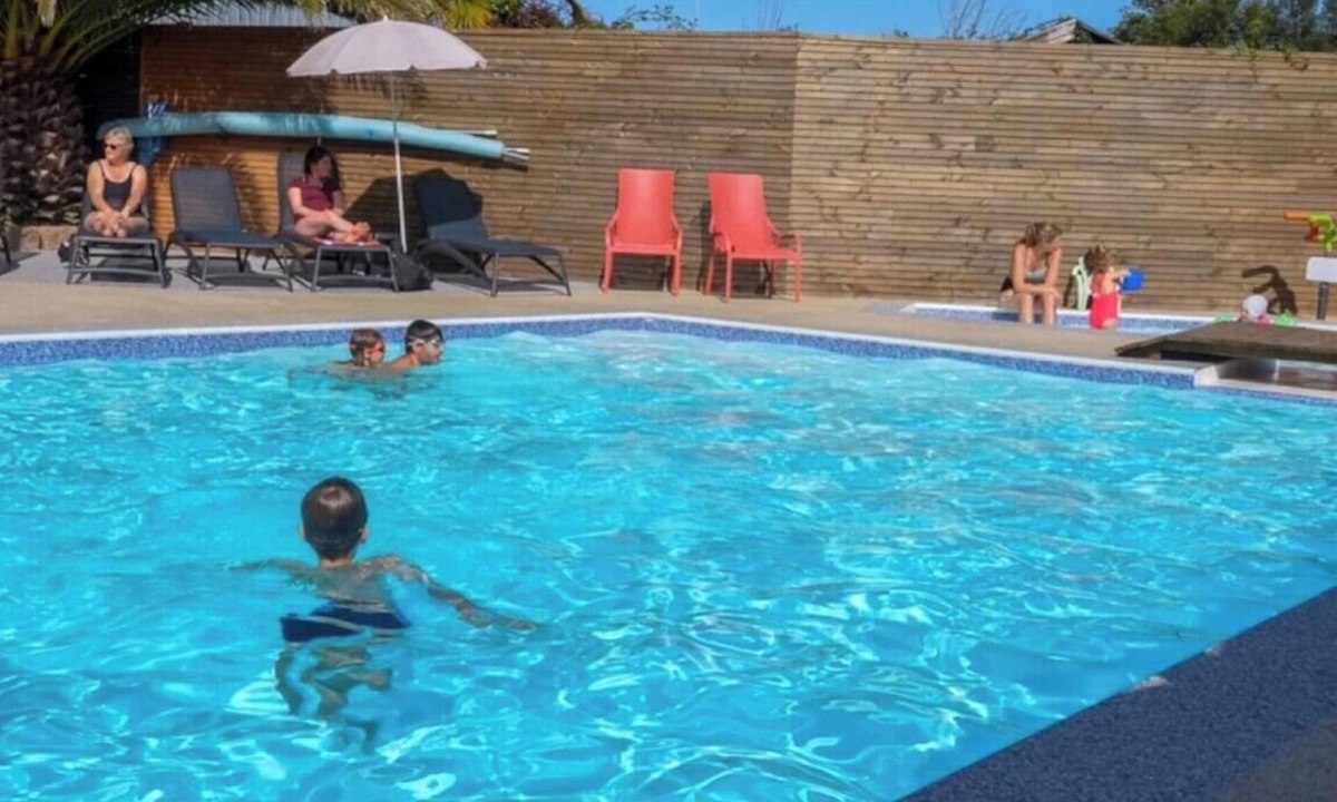 Perros-Guirec Ski Chalet | Chalet 3 étoiles - Piscine - ccbgbgd