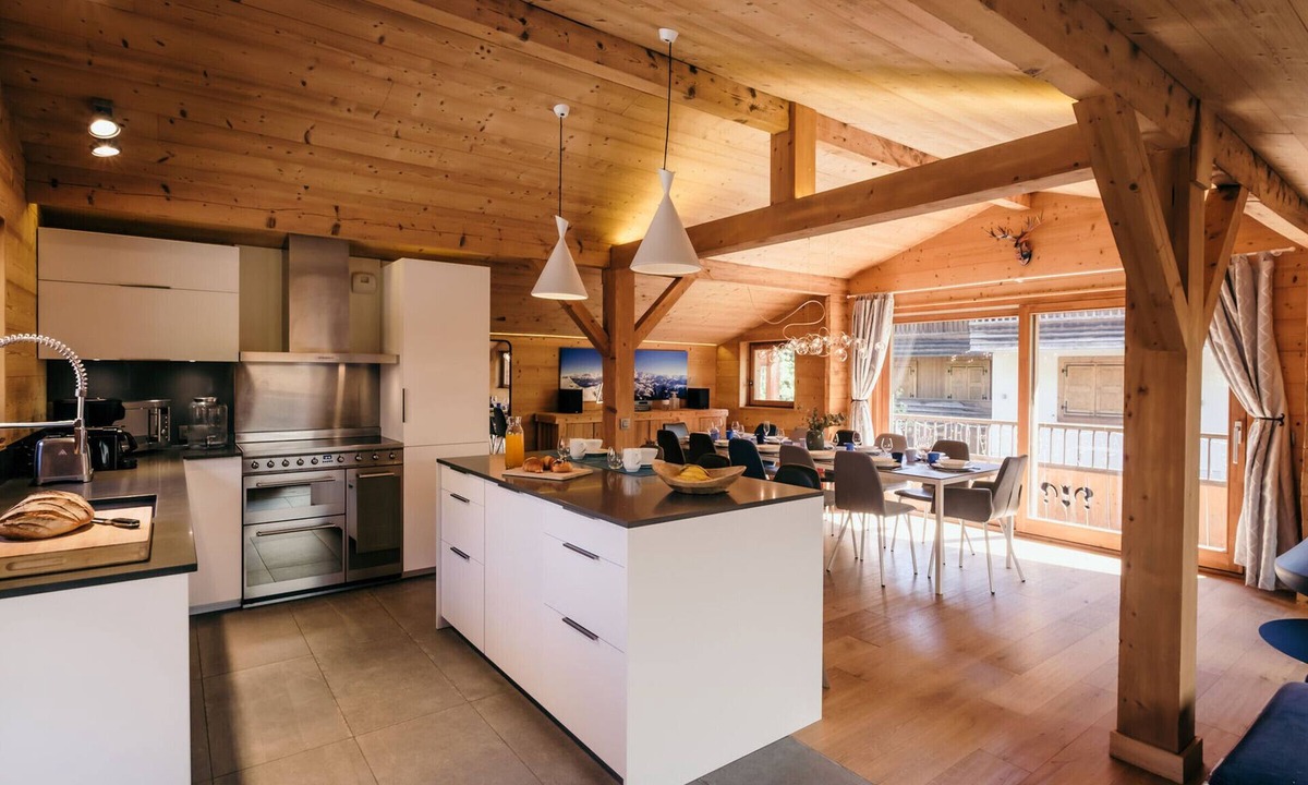 La Clusaz Ski Chalet | Chalet 4★, 15 guests, La Clusaz, sauna, village center, 7 bedrooms