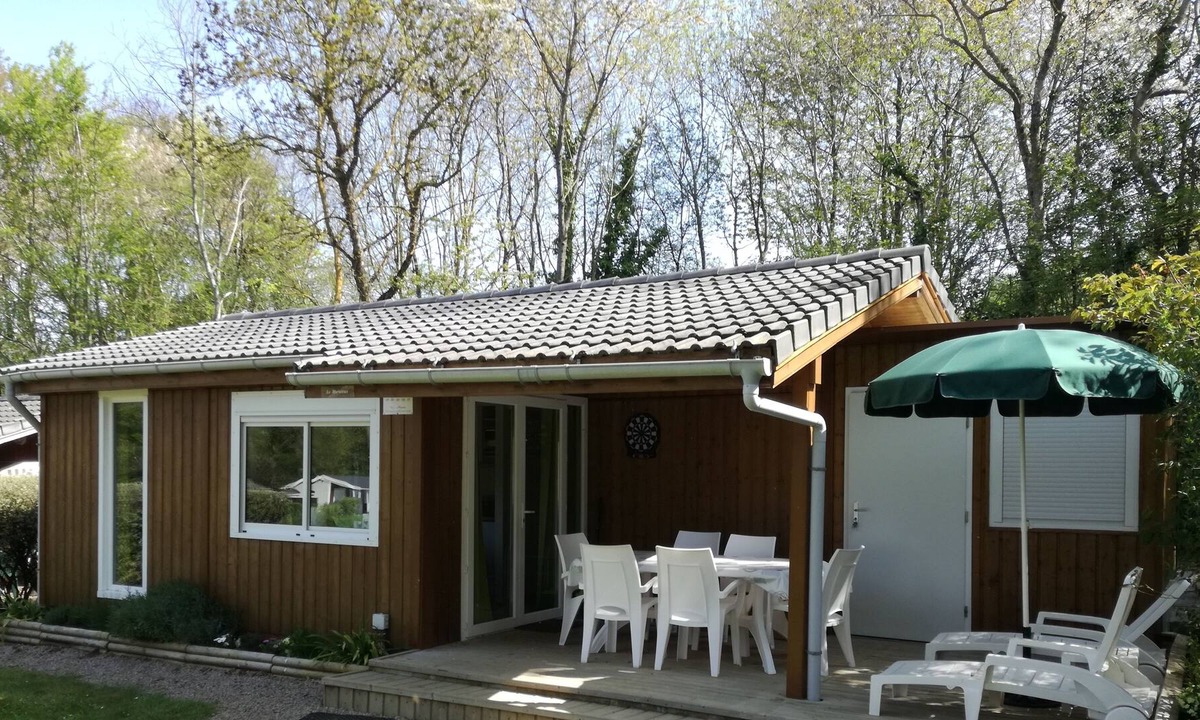 Pleneuf-Val-Andre Ski Chalet | Chalet 6 pers heated indoor pool lake view weekly rental