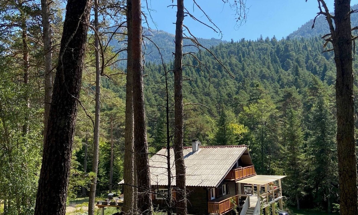 Seranon Ski Chalet | Chalet for 10 with the forest