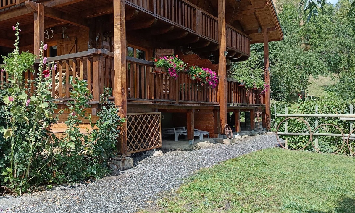 Saint-Paul-sur-Ubaye Ski Chalet | CHALET IN ST PAUL ON UBAYE