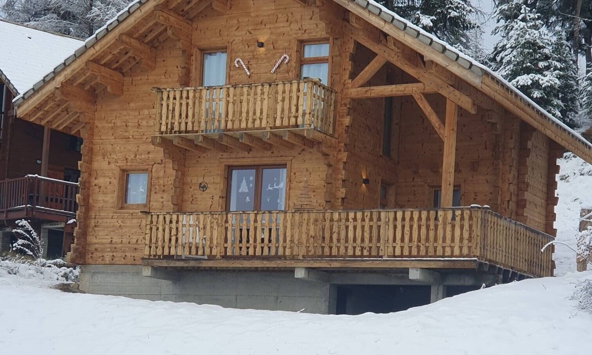 La Joue du Loup Ski Chalet | Chalet in La Joue du Loup, close to the slopes and ESF ski school