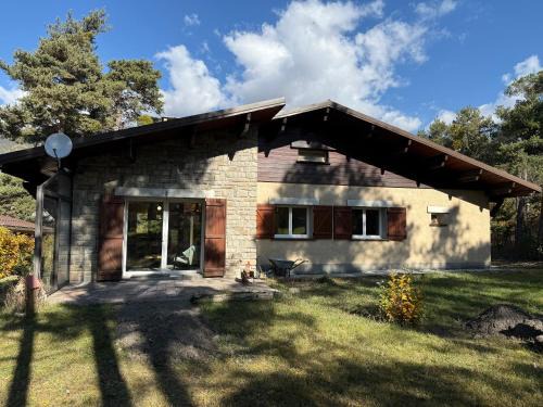 Enchastrayes Ski Chalet | Chalet La Huette