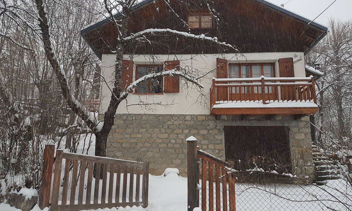 Villars-Colmars Ski Chalet | CHALET LE CHEVREUIL Near La Foux d'Allos