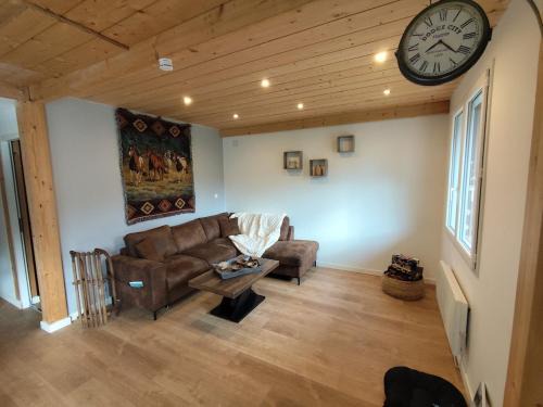 Laruns Ski Chalet | Chalet Mustang Vallée