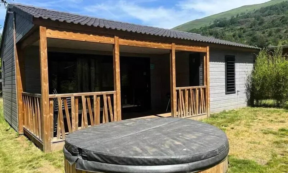 Savignac-les-Ormeaux Ski Chalet | Chalet SPA Premium 42m² - 2 bedrooms + Covered terrace + Reversible air conditioning + TV 4 people
