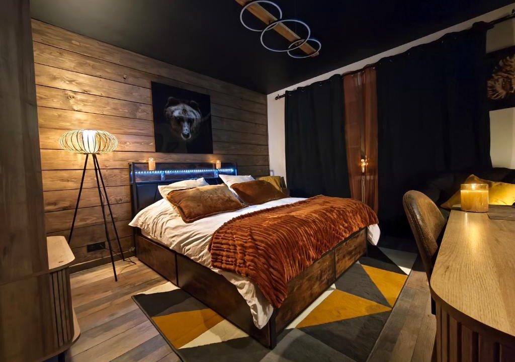 Buhl-Lorraine Bed & Breakfast | Chambre romantique Atlas - Le Souffle du Saule - SPA