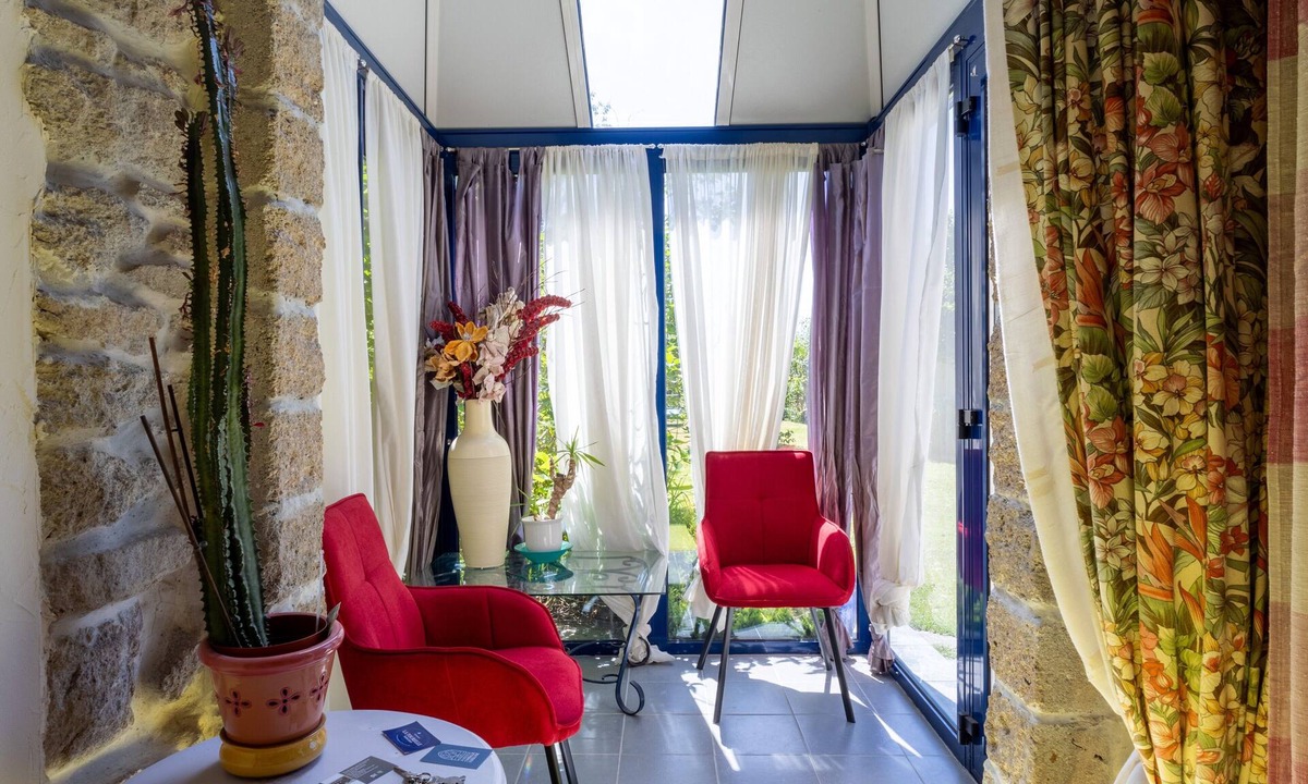Lannion Bed & Breakfast | 'Chambre Ty Ellen' Guest Room with Shared Garden and Wi-Fi