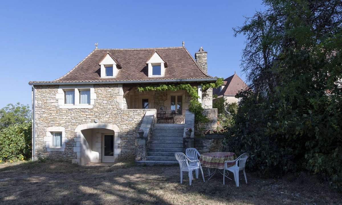 Les Arques House | Character house in the countryside.
