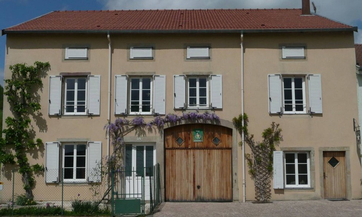 Velotte-et-Tatignecourt Cottage | Charming Modern Cottage with Fireplace, Billiards, and Private Terrace in Velotte-et-Tatignécourt