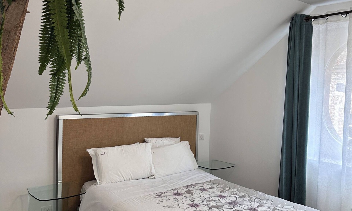 Villeneuve-l'Archeveque Apartment | Charming stay in a renovated former mill - La Résidence de l'Archevêque,