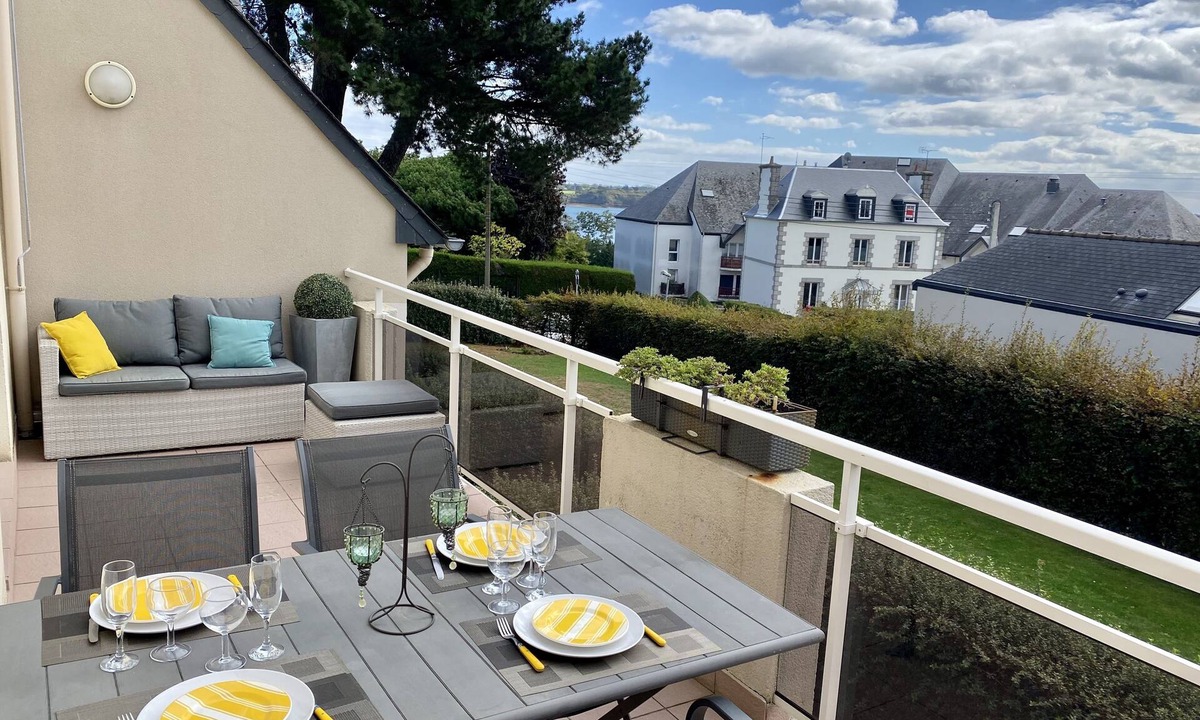 La Richardais Apartment | Charming apartment near Dinard (1.5 km) and Saint Malo (10 km)