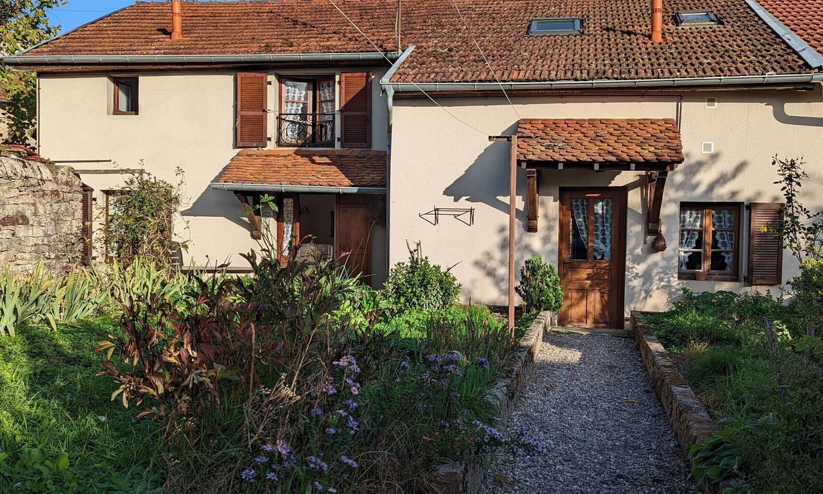 Vauvillers Cottage | Charming cottage in Vauvillers with shared garden