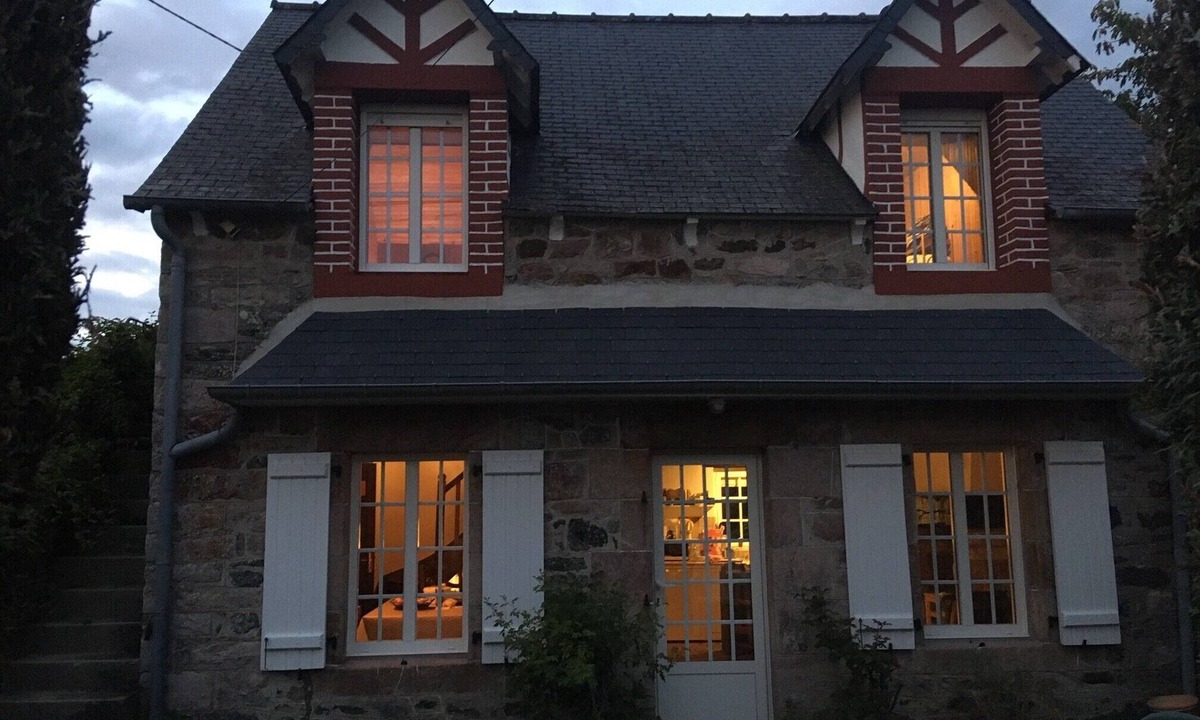 Plurien Villa | Charming Little House in the Meadow for 4–5 Guests