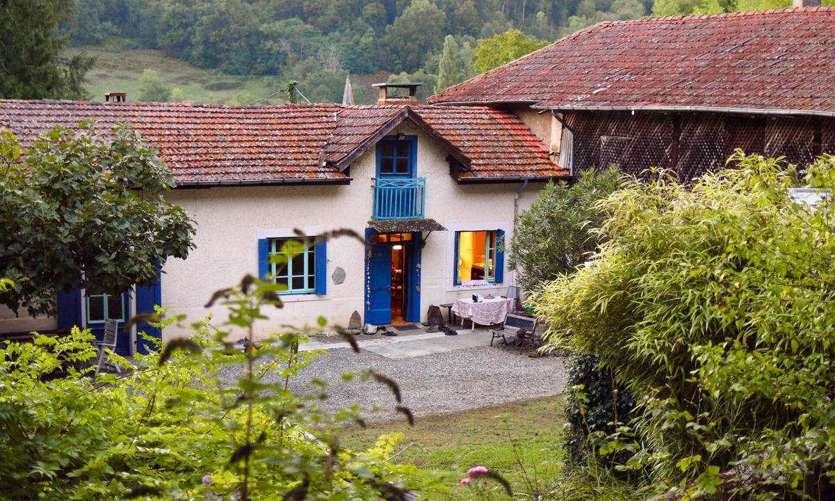 Sedeilhac House | Charming Old Farmhouse in Secluded Nature – Perfect for Family & Friends
