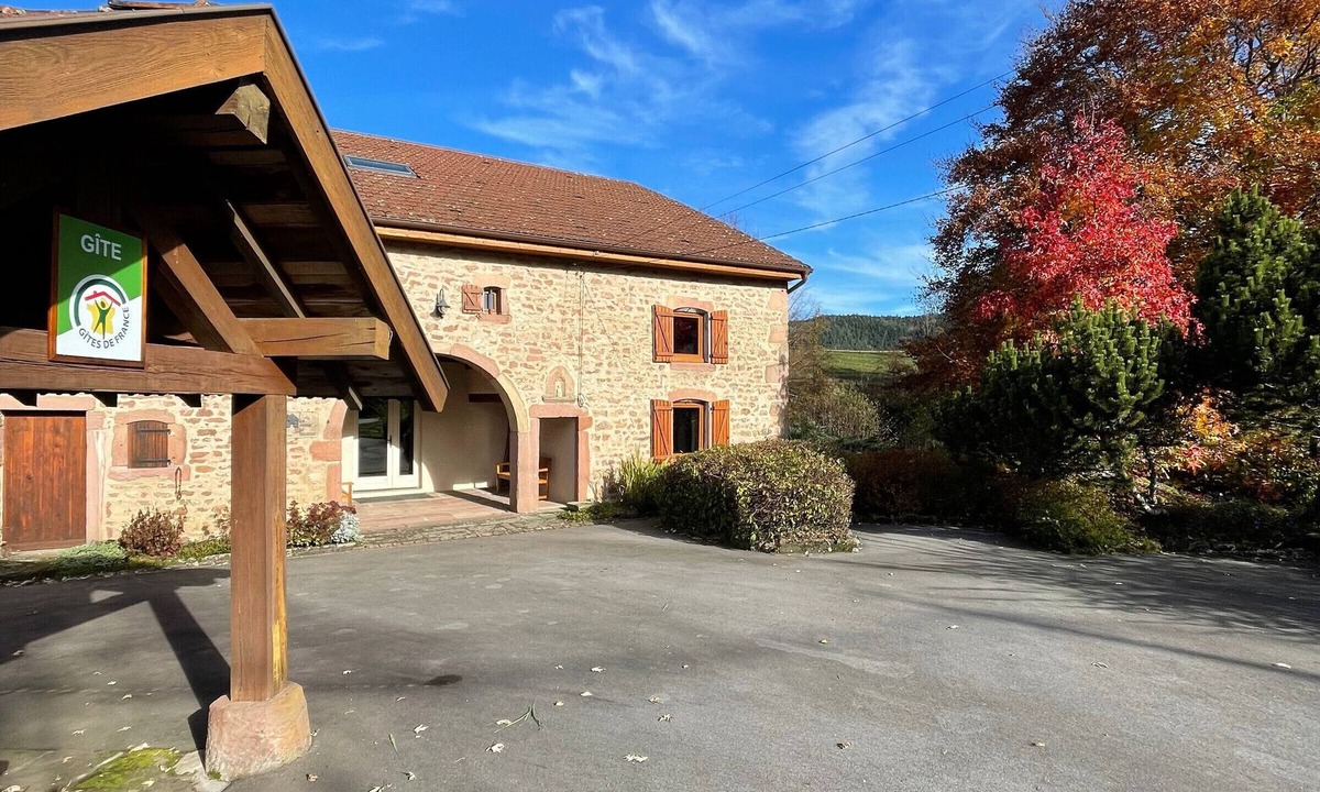 Belmont-sur-Buttant Cottage | Charming Renovated Farmhouse with Modern Amenities in Scenic Vosges Countryside