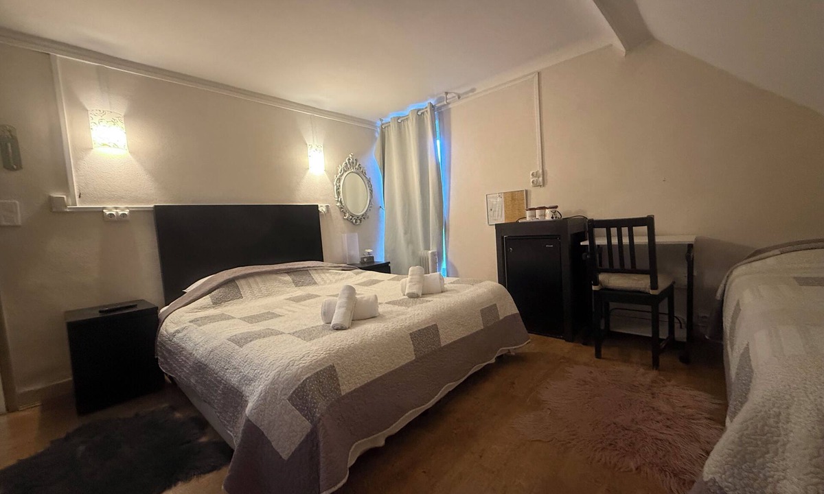 Malay-le-Petit Hotel | 🌿 Charming & relaxing stay in the heart of Burgundy 🌿