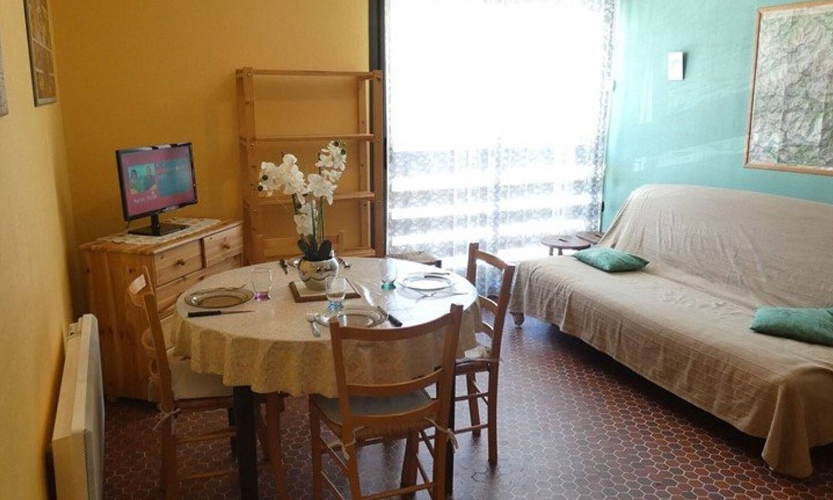 Pla d'Adet Apartment | Charming Studio for 4 in Saint-Lary-Soulan - Near Slopes, Parking, South-West Exposure