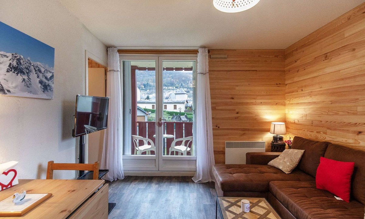 Esquieze-Sere Apartment | Charming T2 cabin, 3 pers, balcony, private parking, Luz-Saint-Sauveur