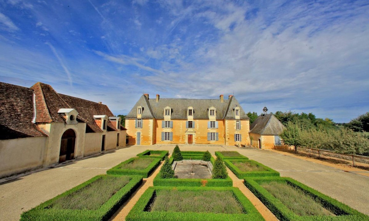 Saint-Geyrac Other | Chateau Fleur - Ten Bedroom Castle, Sleeps 18