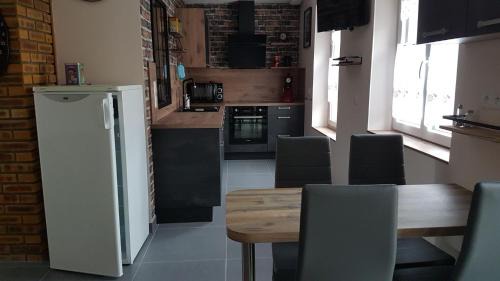 Perthes House | Chez Brigitte et Francis