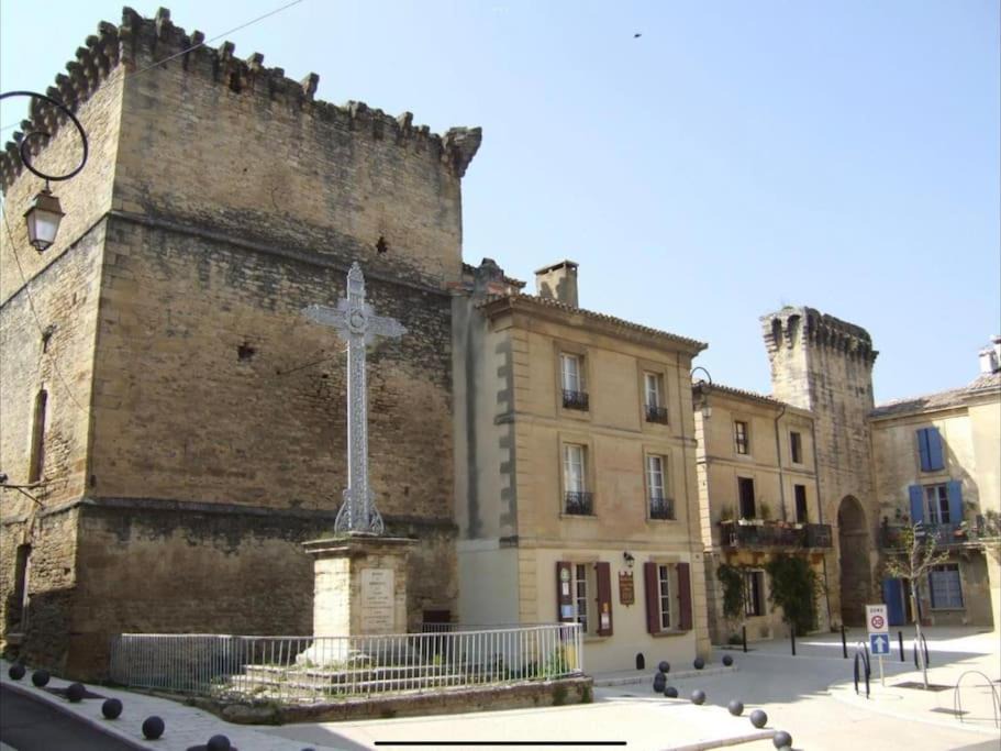 Remoulins Apartment | Chez Lydia - Osez la vie de chateau ! Pont du Gard, Uzès